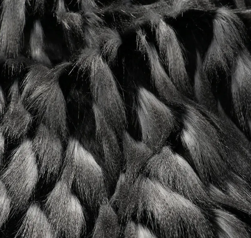 Casa Padrino Luxus Tagesdecke Schwarz / Grau 150 x 240 cm - Kunstpelz Wohndecke