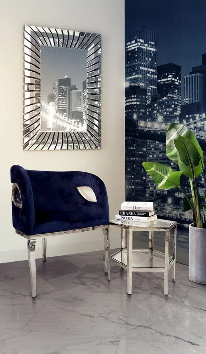 Casa Padrino Luxus Samt Sessel Blau / Silber 78 x 55 x H. 59 cm - Wohnzimmer Sessel - Hotel Sessel - Wohnzimmer Möbel - Luxus Möbel - Wohnzimmer Einrichtung - Luxus Einrichtung - Möbel Luxus