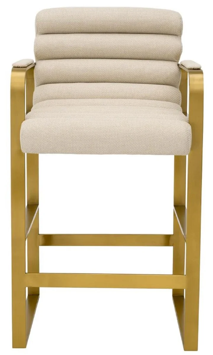 Casa Padrino Luxus Barstuhl mit Armlehnen Sandfarben / Messing 53,5 x 57 x H. 96,5 cm - Gepolsterter Edelstahl Barhocker - Bar Möbel - Luxus Möbel - Luxus Qualität
