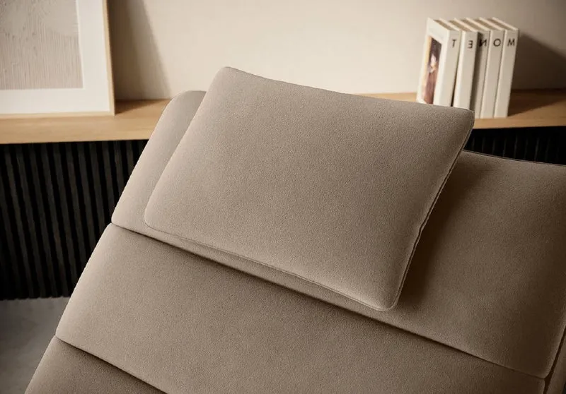 Casa Padrino Luxus Samt Chaiselongue mit Kopfkissen Hellbraun 170 cm