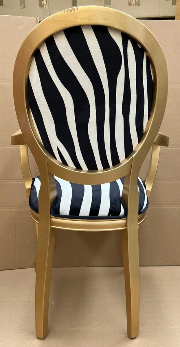 Casa Padrino Luxus Barock Esszimmer Stuhl Zebra / Gold - Handgefertigter Barockstil Stuhl mit Armlehnen und edlem Samtstoff - Esszimmer Möbel im Barockstil