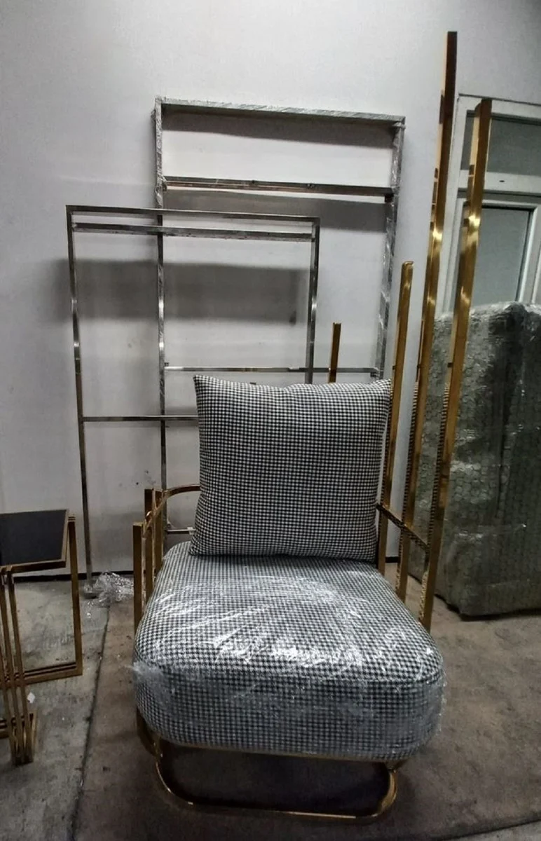 Casa Padrino Luxus Designer Sessel rechte Seite mit Kissen Schwarz / Weiß / Gold 91,5 x 75 x H. 136,5 cm - Wohnzimmer Möbel - Hotel Möbel - Luxus Möbel