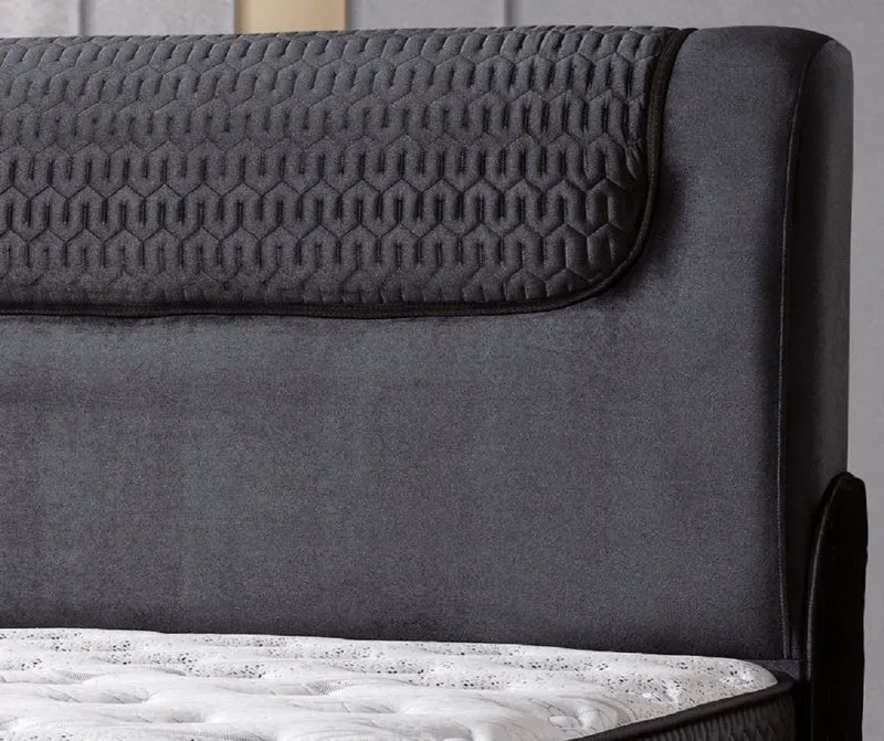 Casa Padrino Luxus Doppelbett Schwarz / Weiß / Gold 180 x 200 cm - Massivholz Bett mit Kopfteil und Matratze - Schlafzimmer Möbel - Hotel Möbel - Luxus Möbel - Luxus Einrichtung