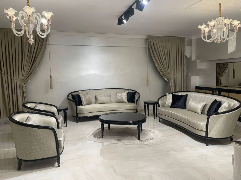 Casa Padrino Luxus Barock Couchtisch Schwarz - Ovaler Barockstil Wohnzimmertisch - Luxus Wohnzimmer Möbel im Barockstil - Barock Möbel - Edel & Prunkvoll