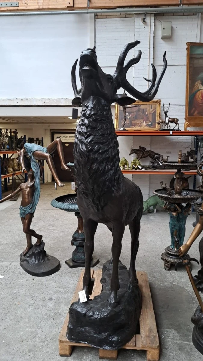 Casa Padrino Luxus Bronze Deko Skulptur Hirsch H. 248 cm - Riesiege Bronze Skulptur - Lebensgroße Tierfigur - XXL Bronze Hirsch Figur - XXL Garten Skulptur - Luxus Garten Deko