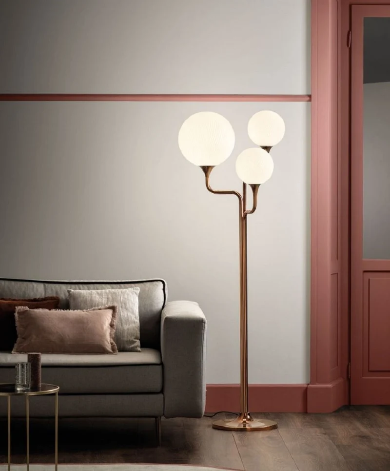 Casa Padrino Luxus Stehleuchte Kupfer / Beige 52 x 45 x H. 170 cm - Metall Stehlampe mit Glas Lampenschirmen - Luxus Stehleuchten - Luxus Qualität - Made in Italy