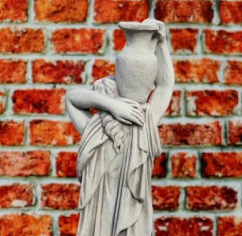 Casa Padrino Barock Springbrunnen Frau mit Krug Grau Ø 78 x H. 175 cm - Prunkvoller Gartenbrunnen im Barockstil - Runder Gartendeko Stein Brunnen - Barock Garten Deko Accessoires