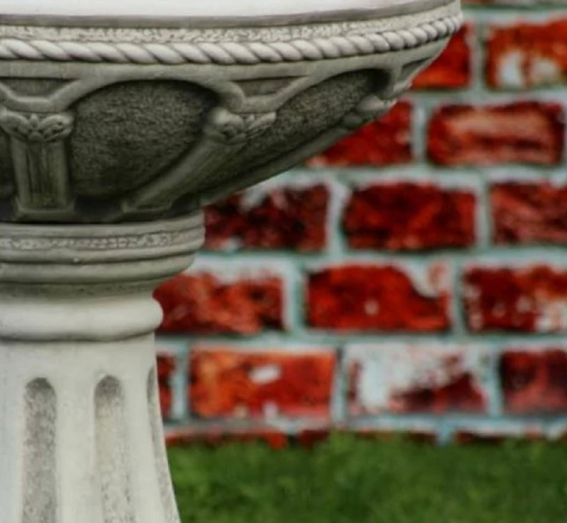 Casa Padrino Barock Springbrunnen Frau mit Krug Grau Ø 78 x H. 175 cm - Prunkvoller Gartenbrunnen im Barockstil - Runder Gartendeko Stein Brunnen - Barock Garten Deko Accessoires