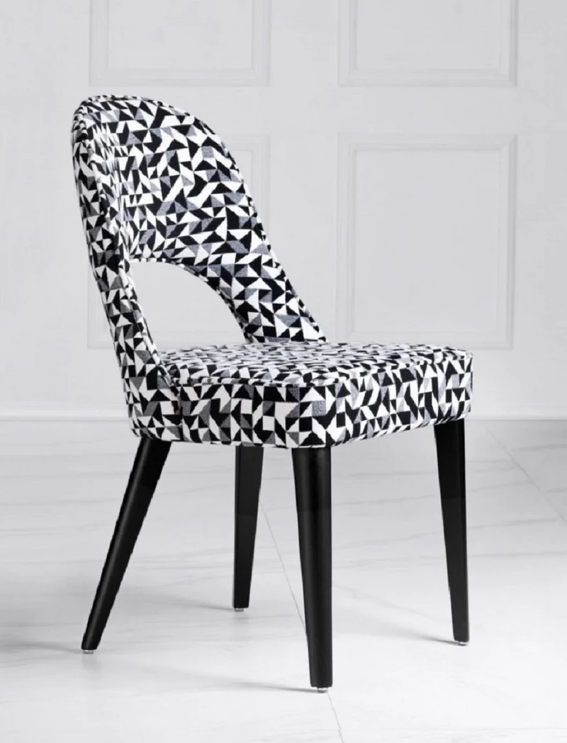 Casa Padrino Luxus Art Deco Esszimmer Stuhl Weiß / Grau / Schwarz 49 x 61 x H. 89 cm - Art Deco Küchenstuhl mit Muster - Esszimmer Möbel - Luxus Möbel - Art Deco Möbel - Luxus Einrichtung