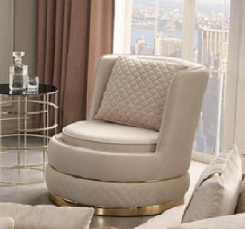 Casa Padrino Luxus Wohnzimmer Set Creme / Gold - 2 Luxus Sofas & 1 Luxus Drehsessel & 1 Luxus Hocker - Wohnzimmer Möbel - Luxus Möbel - Luxus Einrichtung - Wohnzimmer Einrichtung