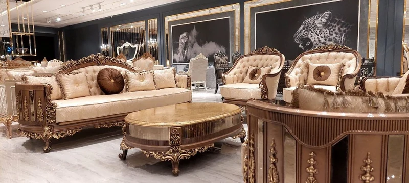 Casa Padrino Luxus Barock Wohnzimmer Set Gold / Braun / Gold - 2 Barock Sofas & 2 Barock Sessel & 1 Barock Couchtisch - Luxus Wohnzimmer Möbel im Barockstil - Barock Möbel - Edel & Prunkvoll