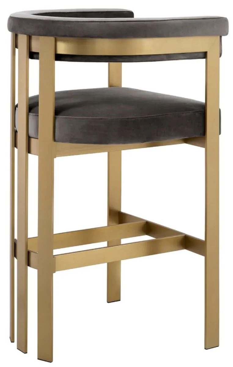 Casa Padrino Luxus Samt Barstuhl mit Armlehnen Grau / Messing 56 x 56 x H. 104 cm - Gepolsterter Barhocker - Bar Möbel - Luxus Möbel - Luxus Qualität