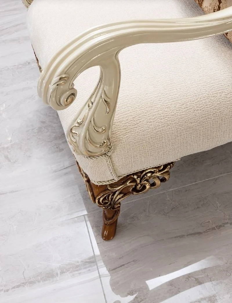 Casa Padrino Luxus Barock Wohnzimmer Set Beige / Grau / Braun / Gold - 2 Sofas & 2 Sessel & 1 Couchtisch - Handgefertigte Wohnzimmer Möbel im Barockstil - Edel & Prunkvoll