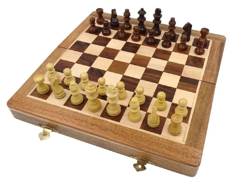Casa Padrino Luxus Schach Set Braun / Beige 25 x 25 cm - Zusammenklappbares Holz Schachspiel - Holz Schachbrett mit Holz Schachfiguren - Luxus Deko Accessoires