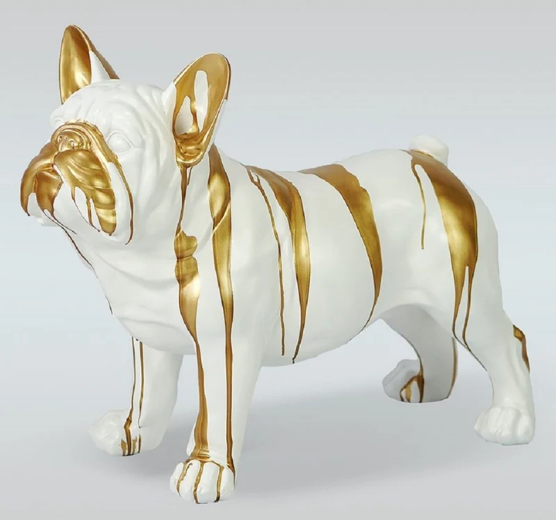 Casa Padrino Luxus Deko Figur Hund Bulldogge Weiß / Gold 89 x H. 68 cm - Kunstharz Deko Skulptur - Wohnzimmer Deko - Luxus Deko Tierfigur