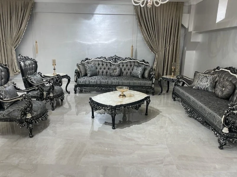 Casa Padrino Luxus Barock Sofa Silber / Weiß / Schwarz / Gold - Prunkvolles Wohnzimmer Sofa - Barockstil Wohnzimmer Möbel - Luxus Möbel im Barockstil - Edel & Prunkvoll