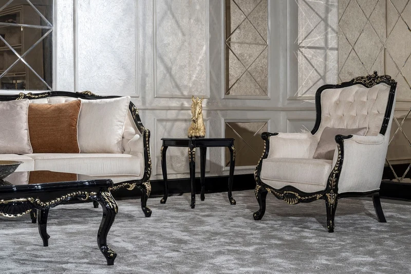 Casa Padrino Luxus Barock Wohnzimmer Sessel Creme / Schwarz / Gold - Handgefertigter Barockstil Sessel mit dekorativem Kissen - Luxus Wohnzimmer Möbel im Barockstil - Barock Möbel