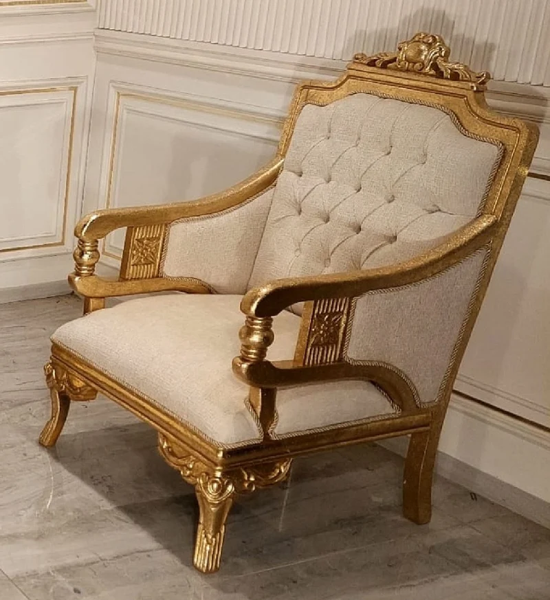 Casa Padrino Luxus Barock Wohnzimmer Sessel Creme / Gold - Handgefertigter Barockstil Sessel - Luxus Wohnzimmer Möbel im Barockstil - Barock Möbel - Edel & Prunkvoll