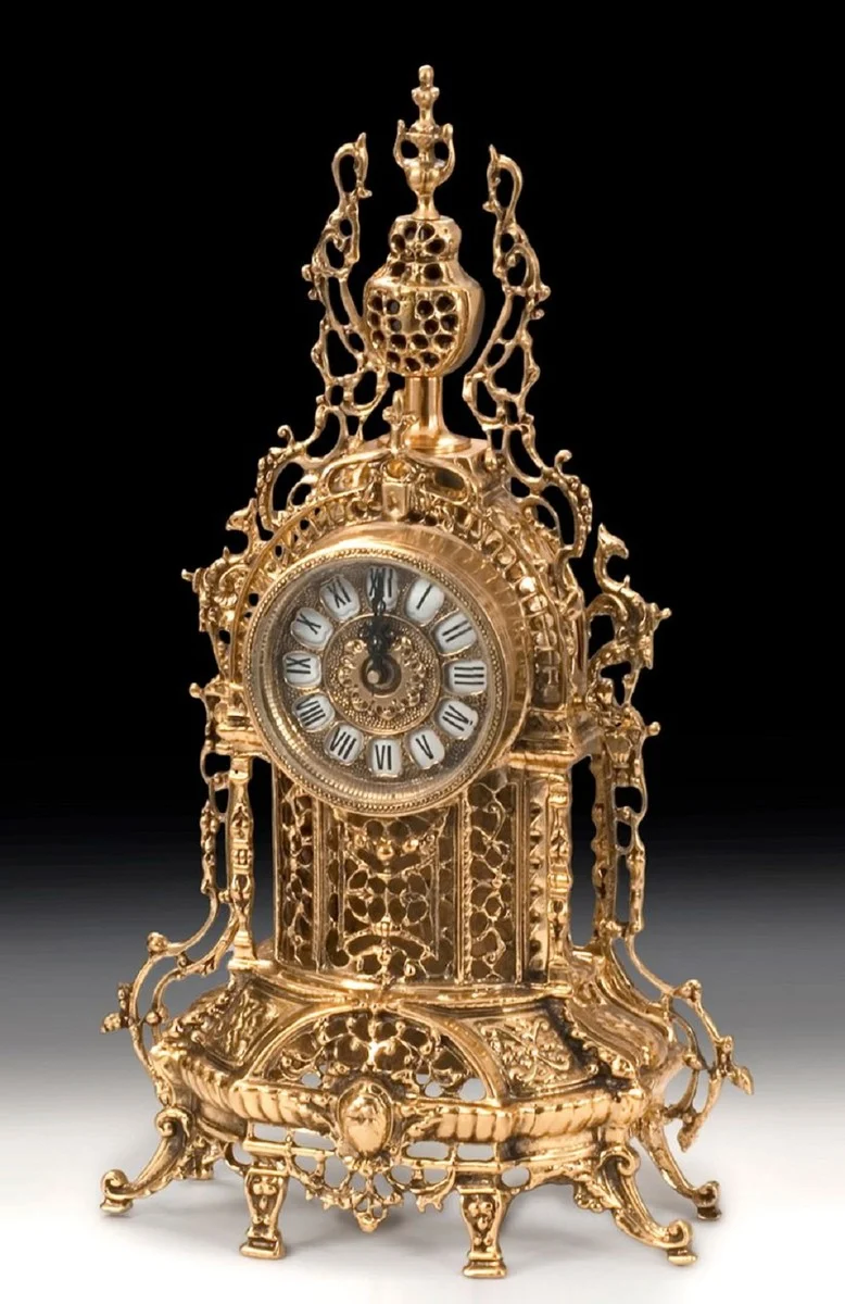 Casa Padrino Luxus Barock Tischuhr Gold 29 x H. 48 cm - Handgefertigte Bronze Uhr im Barockstil - Barock Schreibtischuhr - Barock Schreibtisch Deko - Barock Deko Accessoires - Barockstil Uhren