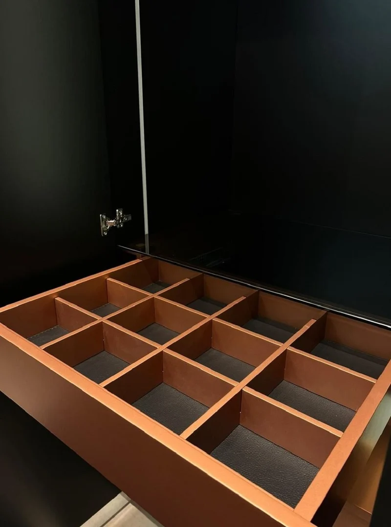 Casa Padrino Luxus Schlafzimmerschrank Schwarz / Kupfer 280 x 62 x H. 238 cm - Massivholz Kleiderschrank mit 6 Türen - Schlafzimmer Möbel - Hotel Möbel - Luxus Möbel