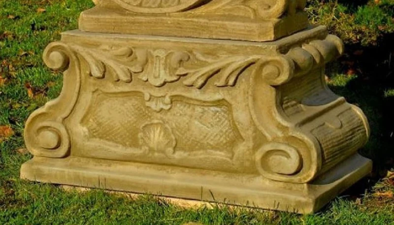 Casa Padrino Barock Sockel 80 x 36 x H. 40 cm - Prunkvoller Gartensockel im Barockstil - Gartendeko Stein Sockel - Barock Garten Deko Accessoires - Barock Terrassen Deko Accessoires