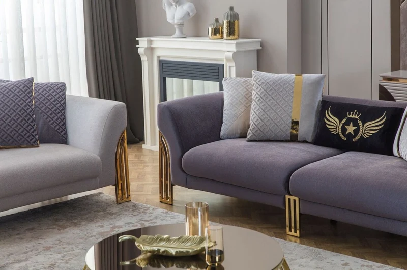 Casa Padrino Luxus Sofa Lila / Gold 230 x 90 x H. 77 cm - Wohnzimmer Sofa - Hotel Sofa - Wohnzimmer Möbel - Hotel Möbel - Luxus Möbel - Wohnzimmer Einrichtung - Luxus Einrichtung