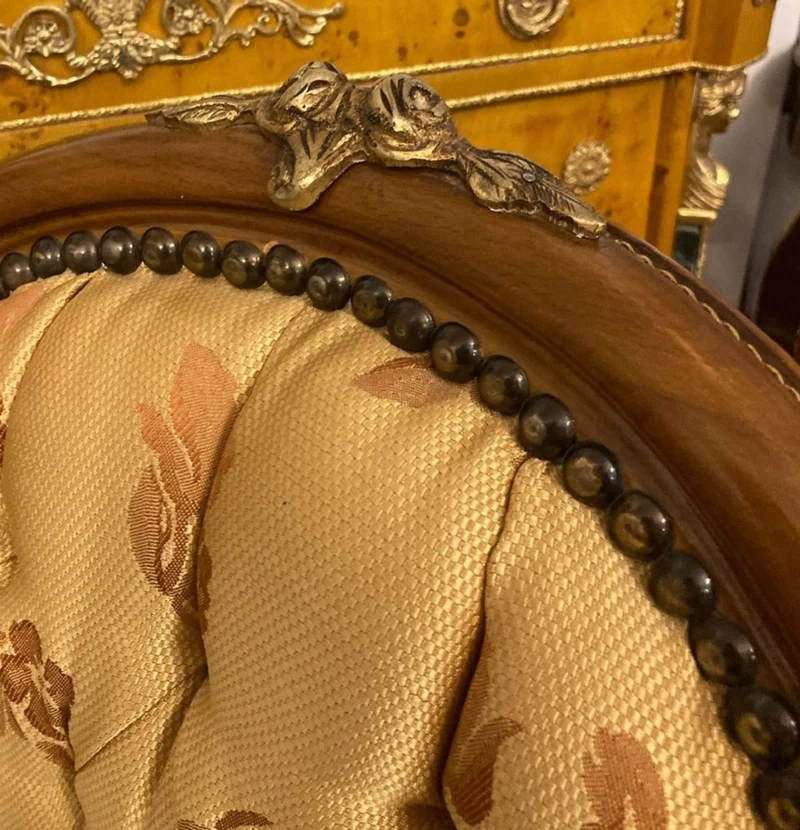 Casa Padrino Luxus Barock Esszimmer Stuhl Gold Muster / Braun / Antik Messing - Handgefertigter Massivholz Stuhl mit Löwenfüßen - Barockstil Küchenstuhl - Esszimmer Möbel im Barockstil