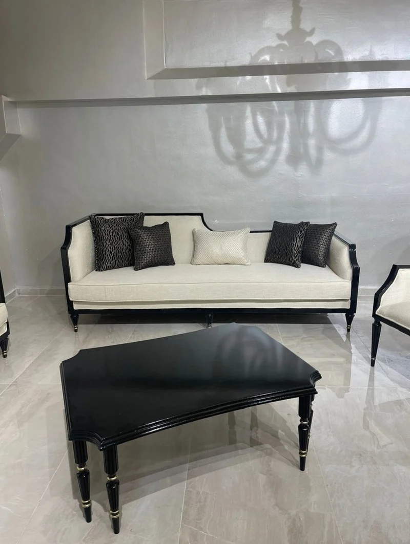 Casa Padrino Luxus Art Deco Wohnzimmer Set Naturfarben / Schwarz / Gold - 2 Art Deco Sofas & 2 Art Deco Sessel & 1 Art Deco Couchtisch - Wohnzimmer Möbel - Art Deco Möbel - Luxus Möbel