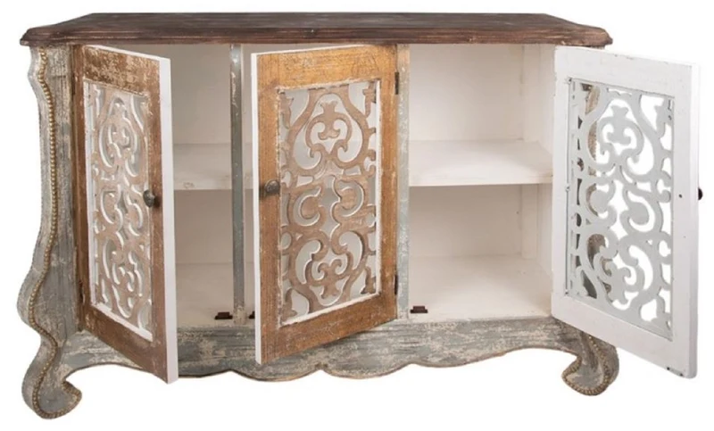 Casa Padrino Landhausstil Shabby Chic Sideboard mit 3 Türen Grau / Beige / Gold / Braun 132 x 42 x H. 92 cm - Landhausstil Möbel - Shabby Chic Möbel - Landhausstil Einrichtung