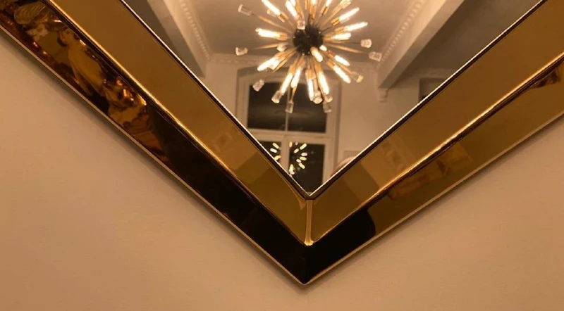 Casa Padrino Luxus Designer Spiegel Gold 81 x H. 157 cm - Achteckiger Metall Wandspiegel - Garderoben Spiegel - Wohnzimmer Spiegel - Luxus Designer Möbel - Luxus Interior