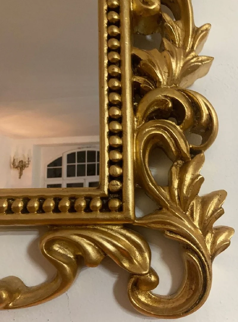 Casa Padrino Barock Spiegel Gold - Prunkvoller Wandspiegel mit eleganten Verzierungen - Barock Garderoben Spiegel - Barockstil Wandspiegel - Barock Möbel - Edel & Prunkvoll