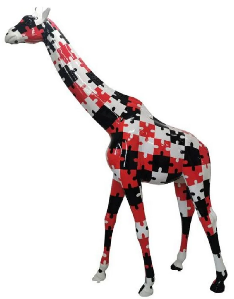 Casa Padrino Luxus Deko Skulptur Giraffe Weiß / Schwarz / Rot H. 320 cm - Riesige Gartenskulptur - Lebensgroße Skulptur - XXL Deko Skulptur - XXL Deko Figur - XXL Tierfigur - Garten Deko