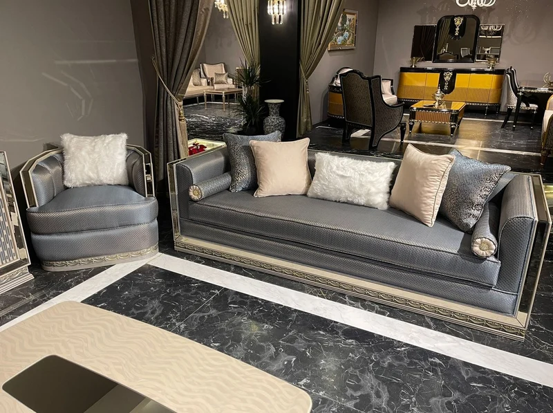 Casa Padrino Luxus Art Deco Sofa Hellblau / Silber / Creme - Verspiegeltes Wohnzimmer Sofa - Wohnzimmer Möbel - Art Deco Möbel - Luxus Möbel - Art Deco Einrichtung - Luxus Einrichtung