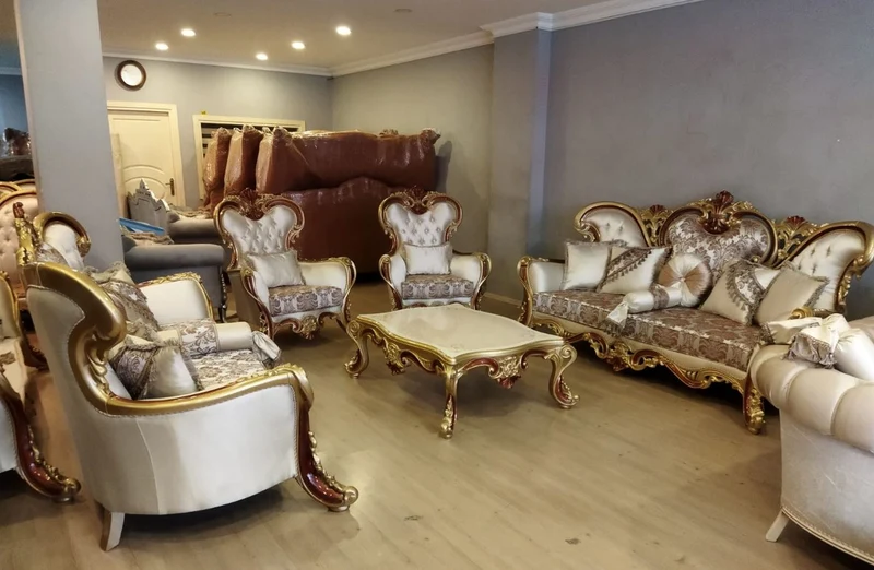 Casa Padrino Luxus Barock Sofa Creme / Silber / Braun / Gold / Braun - Prunkvolles Wohnzimmer Sofa - Barockstil Wohnzimmer Möbel - Luxus Möbel im Barockstil - Prunkvolle Barock Möbel