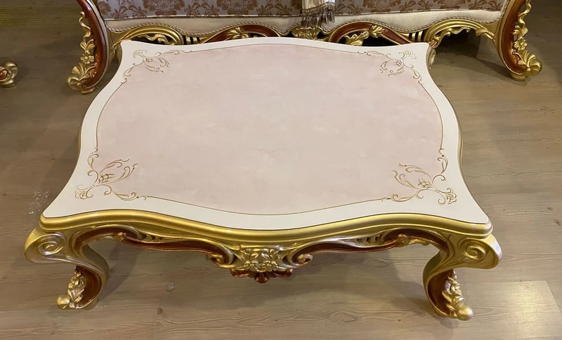 Casa Padrino Luxus Barock Couchtisch Weiß / Beige / Gold / Braun - Prunkvoller Wohnzimmertisch im Barockstil - Luxus Wohnzimmer Möbel im Barockstil - Barock Möbel - Barock Wohnzimmer Einrichtung
