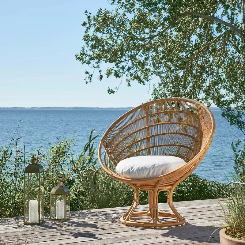 Casa Padrino Luxus Gartensessel Naturfarben / Weiß 100 x 74 x H. 102 cm - Wetterbeständiger Garten & Terrassen Sessel mit Sitzkissen - Garten & Terrassen Möbel - Luxus Qualität