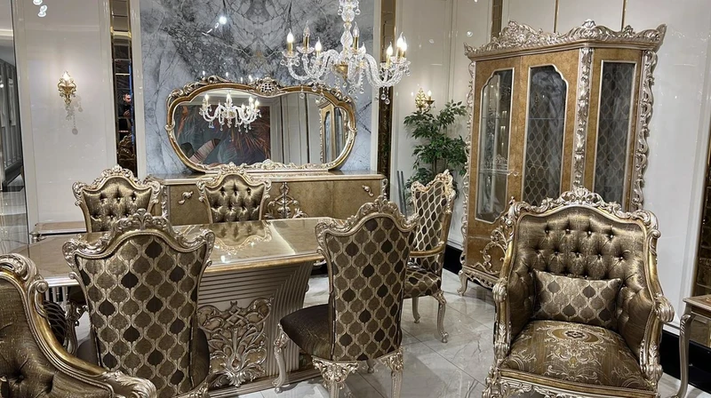 Casa Padrino Luxus Barock Wohnzimmer Sessel Gold / Silber - Prunkvoller Sessel mit dekorativem Kissen - Barock Wohnzimmer Möbel - Edel & Prunkvoll