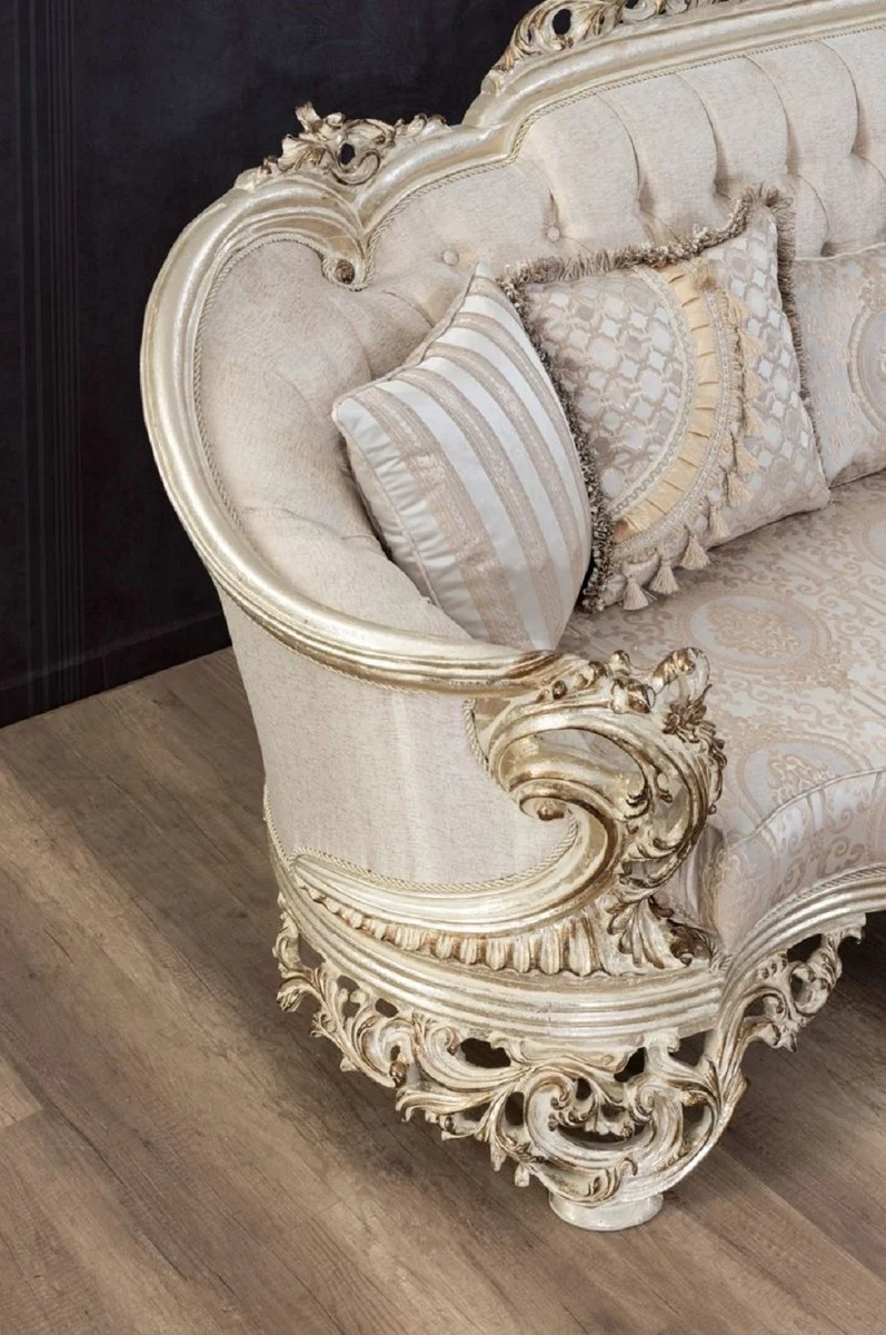 Casa Padrino Luxus Barock Sofa Cremefarben / Beige / Antik Gold - Prunkvolles Wohnzimmer Sofa mit elegantem Muster - Barock Wohnzimmer Möbel