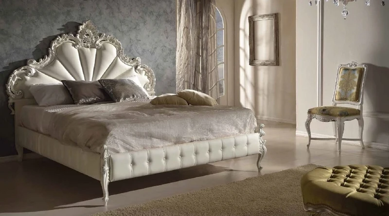 Casa Padrino Luxus Barock Doppelbett Weiß / Silber - Prunkvolles Massivholz Bett im Barockstil - Barock Schlafzimmer & Hotel Möbel - Luxus Qualität - Made in Italy