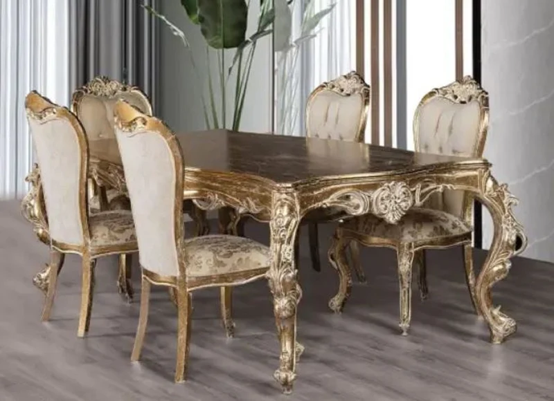 Casa Padrino Luxus Barock Esszimmer Set Beige / Gold / Antik Gold - 1 Barock Esstisch & 6 Barock Esszimmerstühle - Esszimmer Möbel im Barockstil - Edel & Prunkvoll