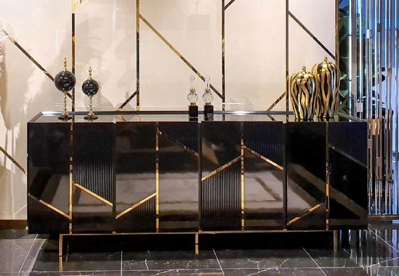 Casa Padrino Luxus Sideboard Schwarz / Gold 220 x 50 x H. 85 cm - Wohnzimmer Sideboard mit 4 Türen - Luxus Möbel