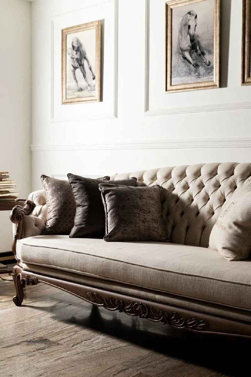 Casa Padrino Luxus Barock Sofa Cremefarben / Braun - Handgefertigtes Wohnzimmer Sofa im Barockstil - Barock Wohnzimmer Möbel