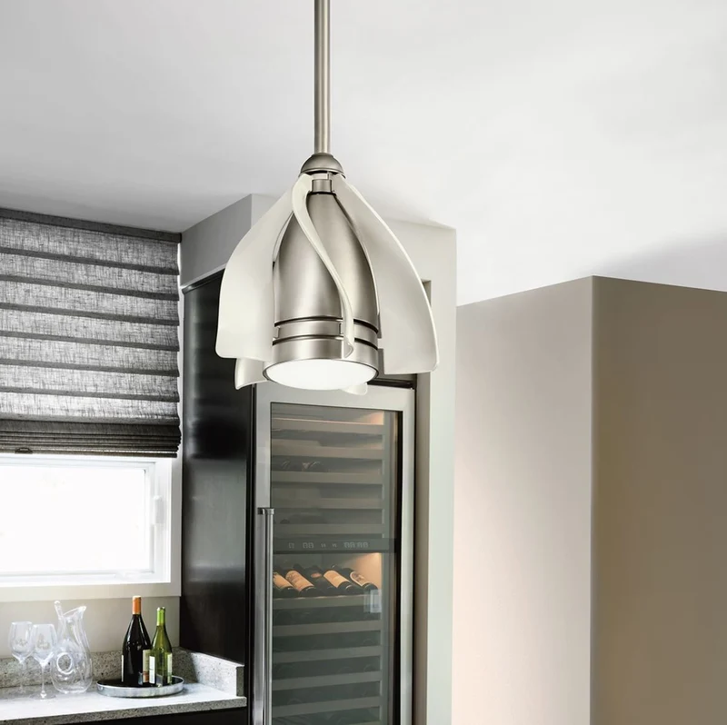 Casa Padrino Designer Deckenventilator mit LED Beleuchtung und Fernbedienung Silber / Champagnerfarben Ø 38 cm - Luxus Qualität