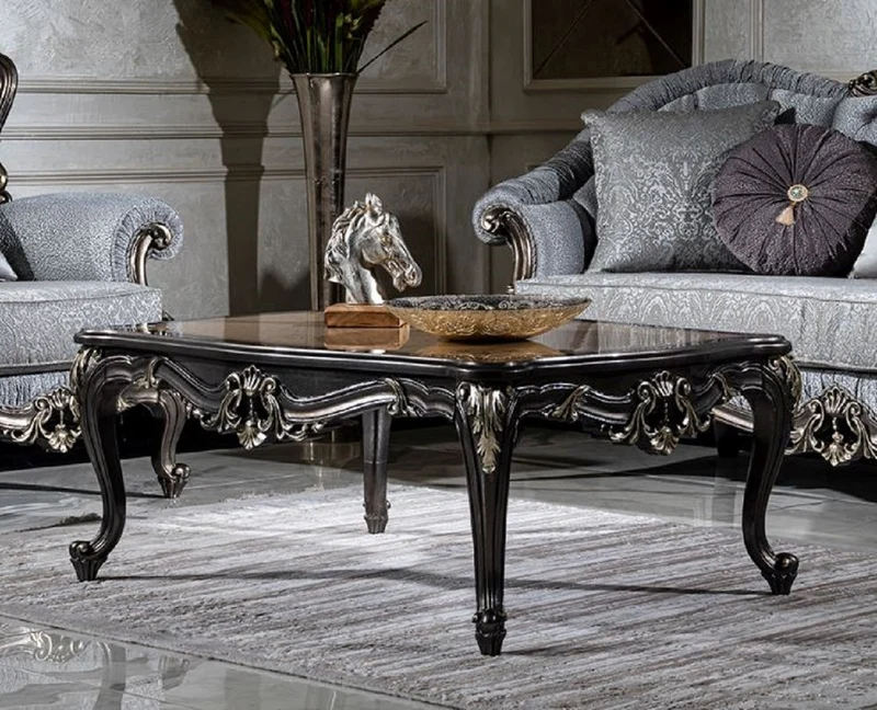 Casa Padrino Luxus Barock Wohnzimmer Set Hellblau / Grau / Dunkelgrau / Gold - 2 Sofas & 2 Sessel & 1 Couchtisch - Handgefertigte Wohnzimmer Möbel im Barockstil - Edel & Prunkvoll
