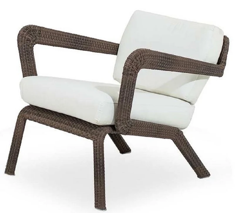 Casa Padrino Luxus Gartensessel Braun / Weiß 74 x 72 x H. 66 cm - Handgewebter Wetterbeständiger Sessel - Garten Terrassen Hotel Pool Sessel Möbel - Luxus Qualität