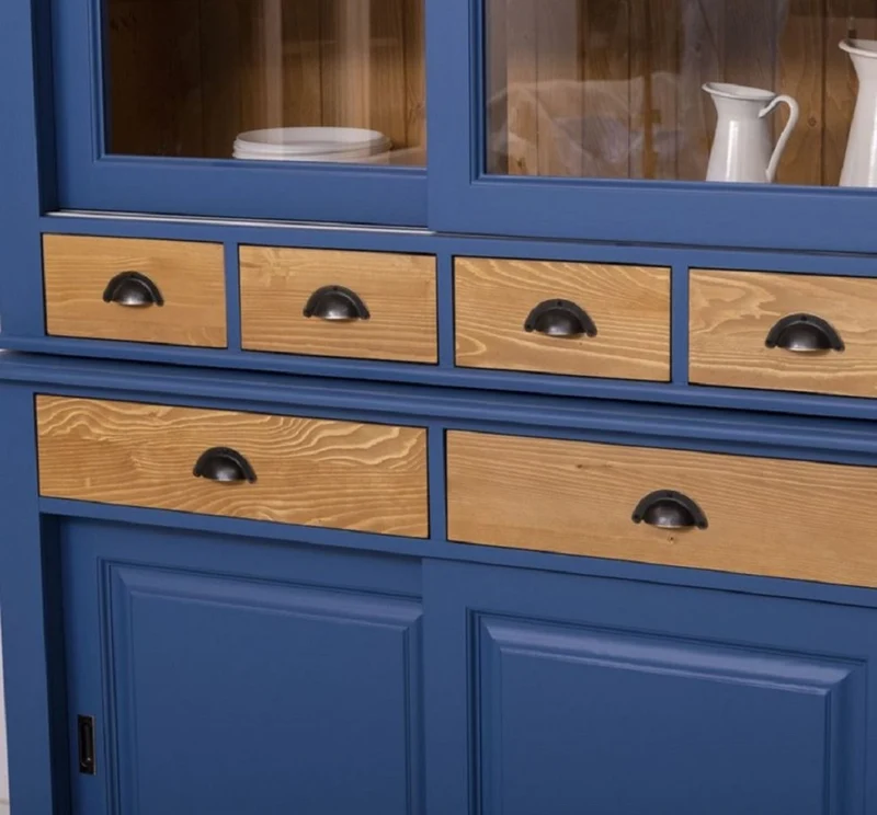 Casa Padrino Landhausstil Esszimmerschrank Blau / Naturfarben 142 x 48 x H. 225 cm - Massivholz Küchenschrank - Landhausstil Esszimmer Möbel
