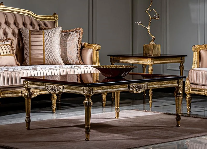 Casa Padrino Luxus Barock Wohnzimmer Set Rosa / Weiß / Gold - 2 Sofas & 2 Sessel & 1 Couchtisch - Prunkvolle Wohnzimmer Möbel im Barockstil