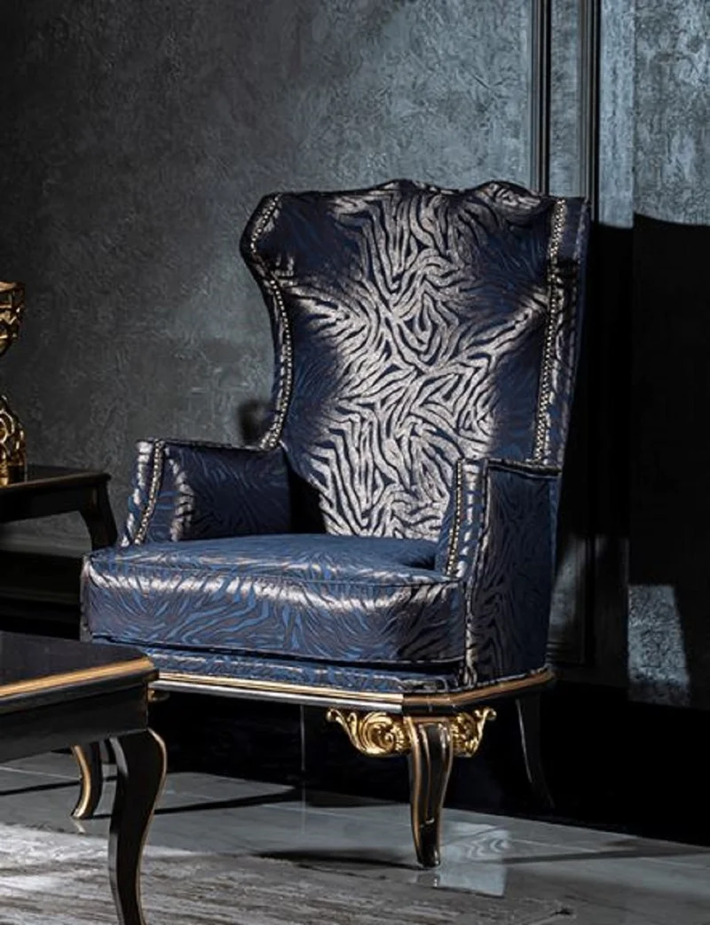 Casa Padrino Luxus Barock Ohrensessel Blau / Schwarz / Gold - Edler Wohnzimmer Sessel mit elegantem Muster - Handgefertigte Barock Möbel