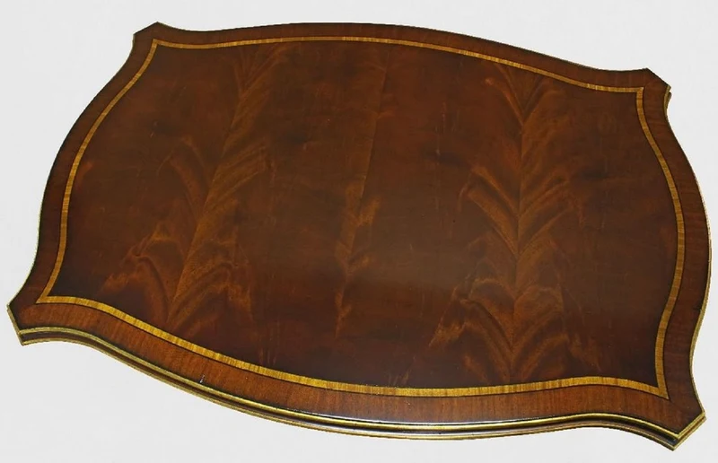 Casa Padrino Luxus Barock Couchtisch Braun / Gold 130 x 90 x H. 44 cm - Mahagoni Wohnzimmertisch mit dekorativen handgeschnitzten Federn - Edle Barockstil Wohnzimmer Möbel