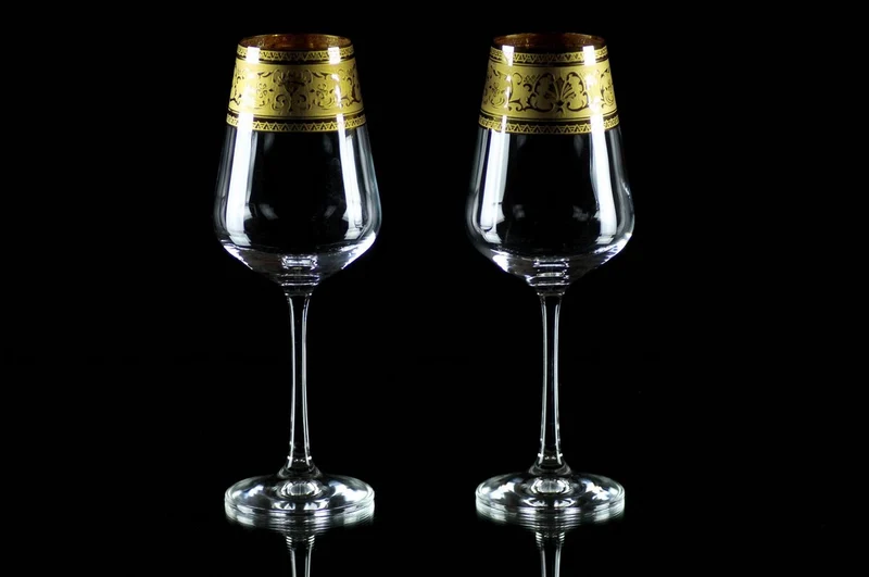 Casa Padrino Luxus Barock Rotweinglas 6er Set Gold Ø 8,5 x H. 24 cm - Handgefertigte und handgravierte Weingläser - Hotel & Restaurant Accessoires - Luxus Qualität